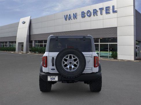 New 2025 Ford Bronco Badlands image 5