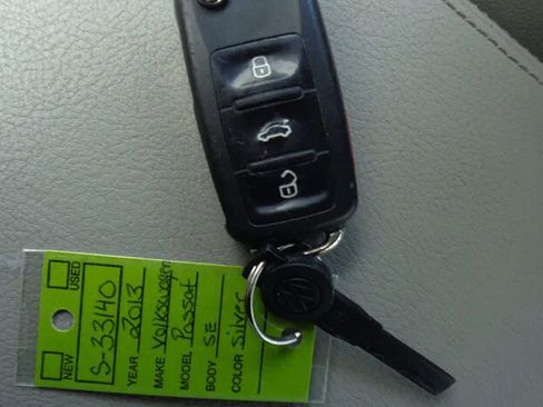 Used 2013 Volkswagen Passat 2.5 SE FWD image 22