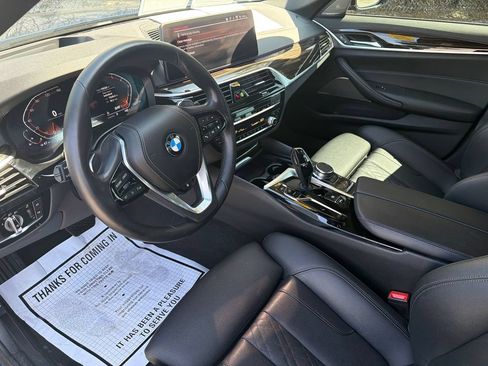 Used 2022 BMW 530i xDrive w/ Premium Package AWD/4WD image 11