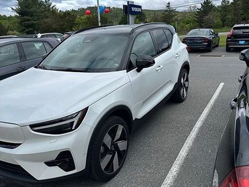 Used 2023 Volvo XC40 Recharge Ultimate AWD/4WD image 9