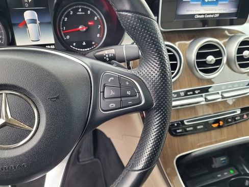 Used 2019 Mercedes-Benz GLC 300 4MATIC image 20