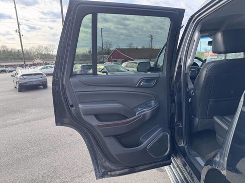 Used 2017 GMC Yukon SLT image 15