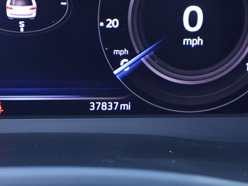 Certified 2023 Volkswagen Atlas SEL AWD/4WD image 2