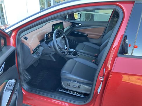 Certified 2022 Volkswagen ID.4 Pro S w/ Gradient Package image 11