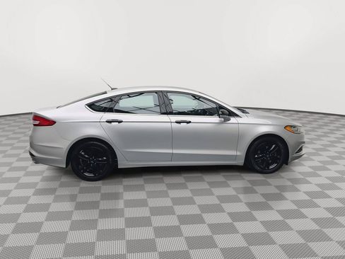 Used 2018 Ford Fusion SE FWD image 32