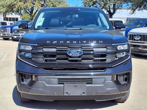 New 2025 Ford Expedition Active image 2