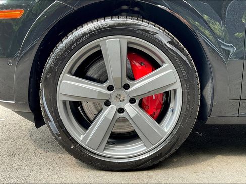 New 2025 Porsche Cayenne Turbo image 13