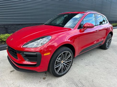 Used 2026 Porsche Macan AWD/4WD image 7