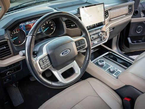 Used 2024 Ford Expedition Limited image 16