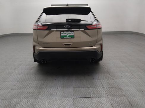 Used 2020 Ford Edge SE FWD image 7