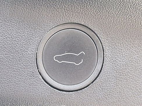 Used 2023 Tesla Model Y Long Range image 27