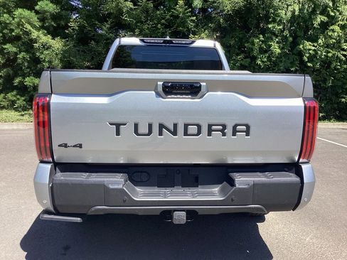 Used 2024 Toyota Tundra Limited AWD/4WD image 19