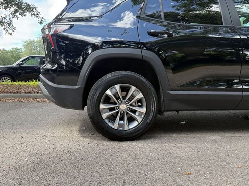 Used 2025 Chevrolet Equinox LT FWD image 28