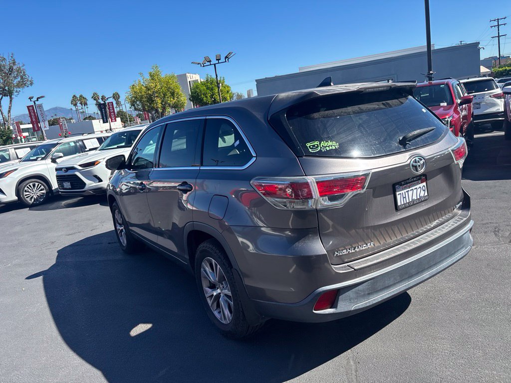 Used 2015 Toyota Highlander Plus AWD/4WD image 6
