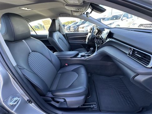 Used 2023 Toyota Camry SE image 23