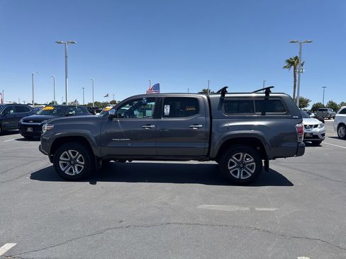 Used 2016 Toyota Tacoma Limited w/ Towing Package AWD/4WD image 10