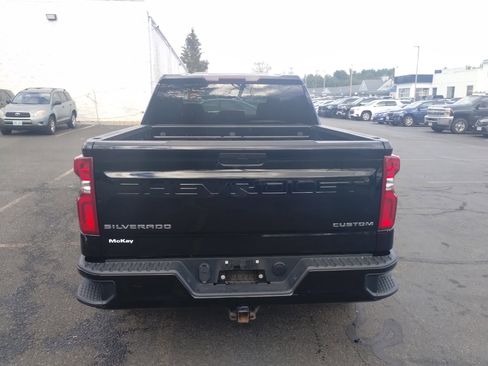 Used 2022 Chevrolet Silverado 1500 Custom image 4