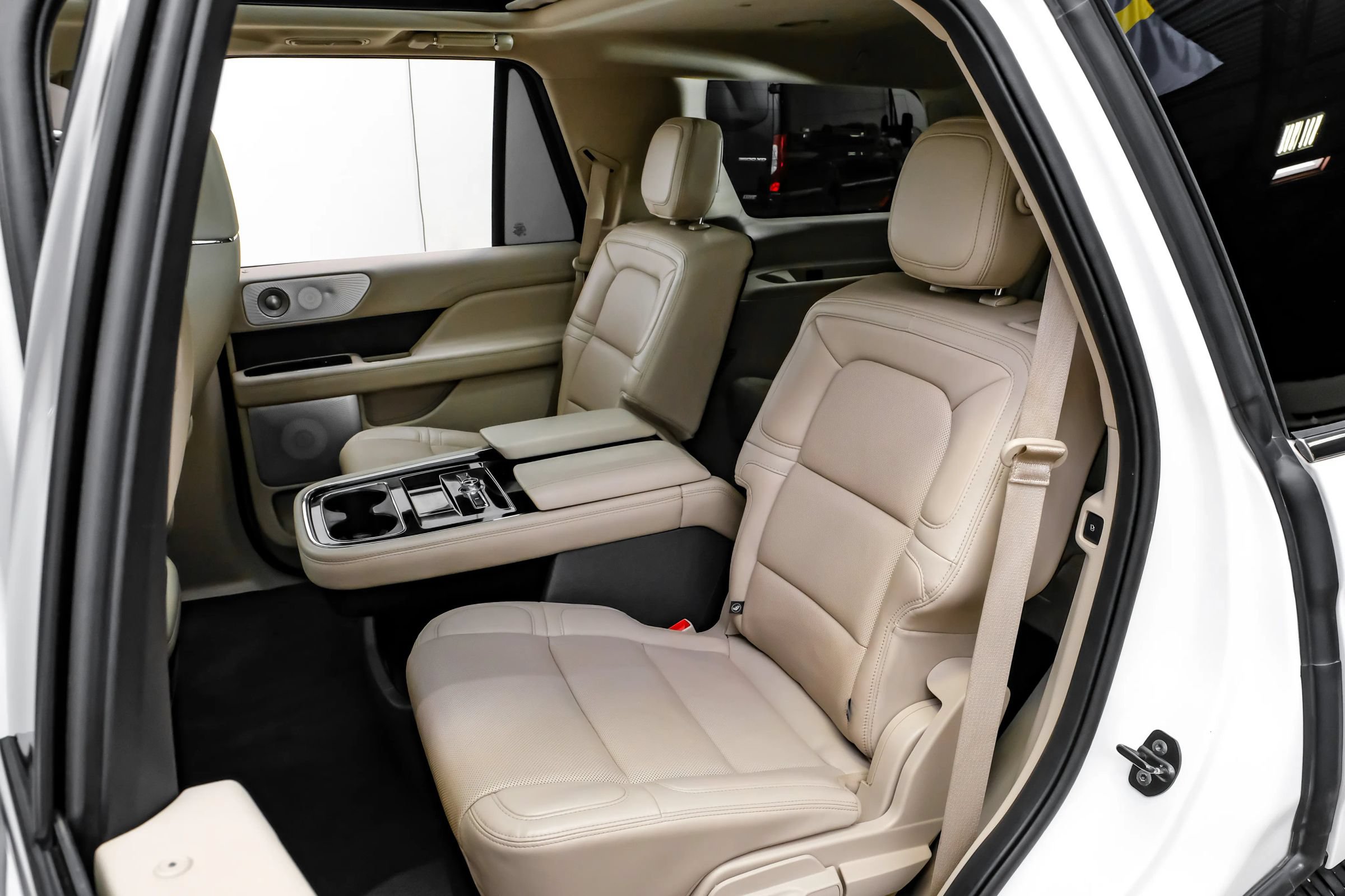 Used 2020 Lincoln Navigator Reserve w/ Luxury Package AWD/4WD image 33