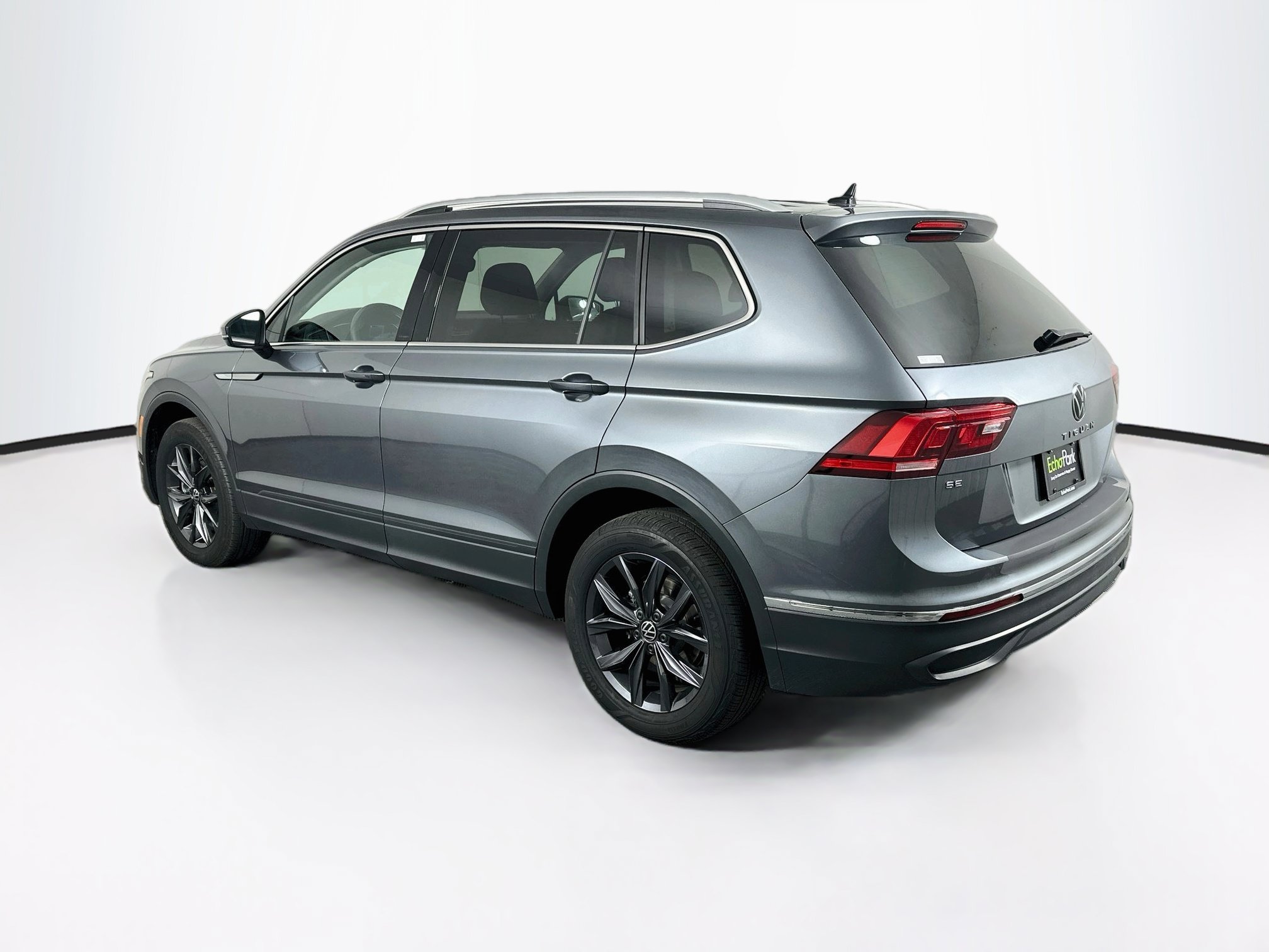 Used 2023 Volkswagen Tiguan SE FWD image 5