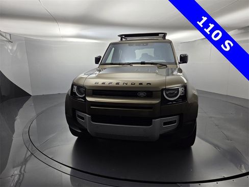 Used 2022 Land Rover Defender 110 S image 4