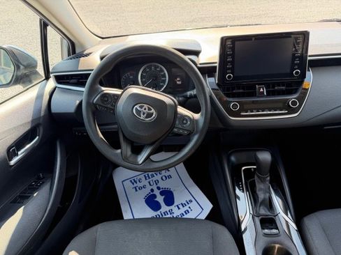 Used 2020 Toyota Corolla LE FWD image 11