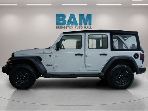 Used 2024 Jeep Wrangler Unlimited Sport AWD/4WD image 4