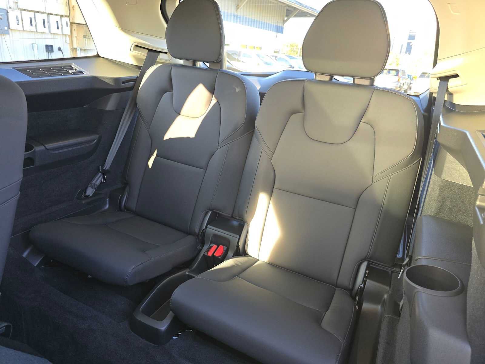 Used 2026 Volvo XC90 B6 Plus w/ Protection Package AWD/4WD image 17