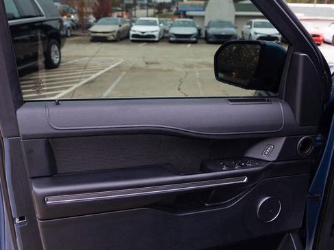 Used 2020 Ford Expedition XLT image 8