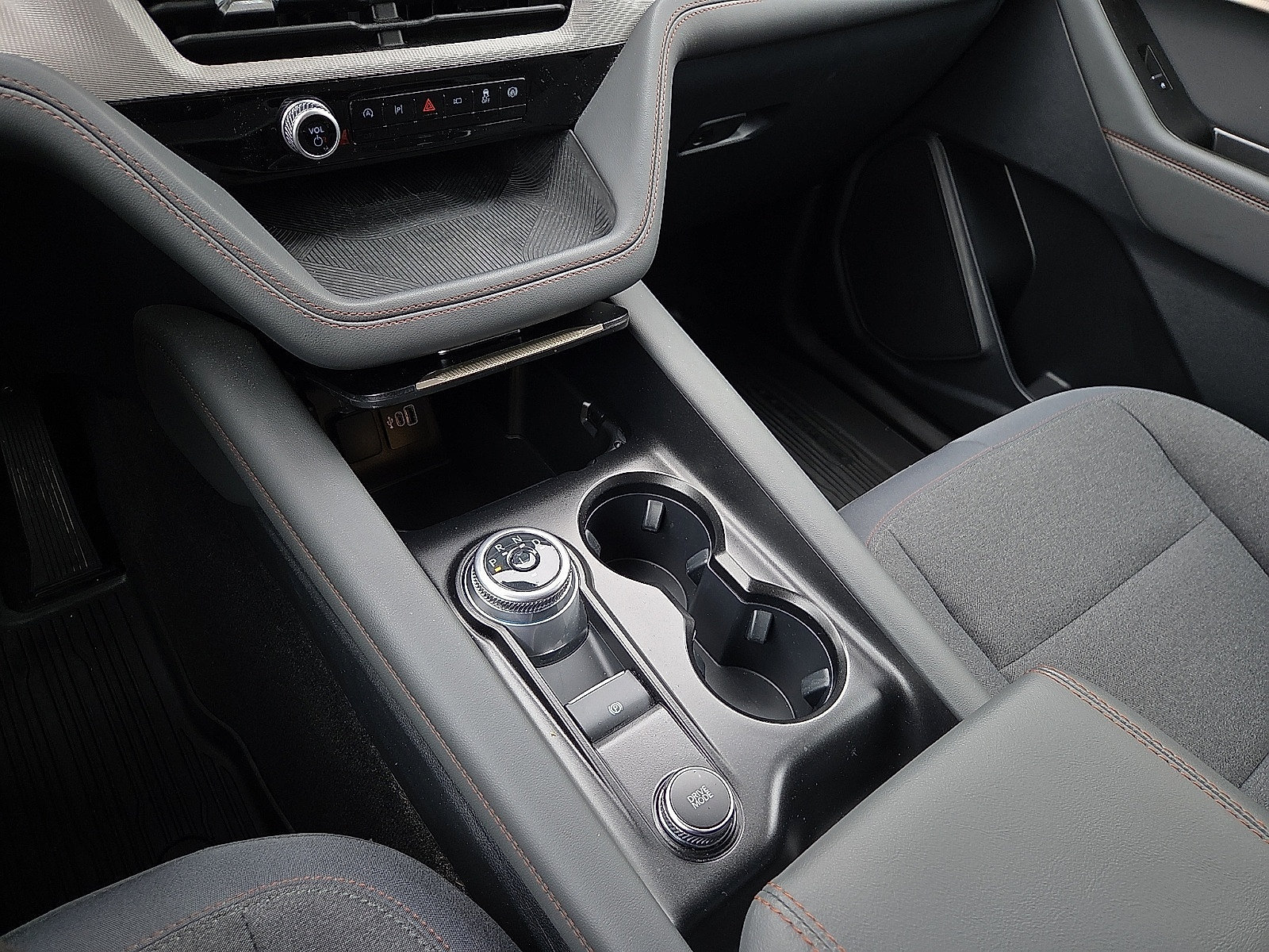 Used 2025 Ford Explorer Active RWD image 25
