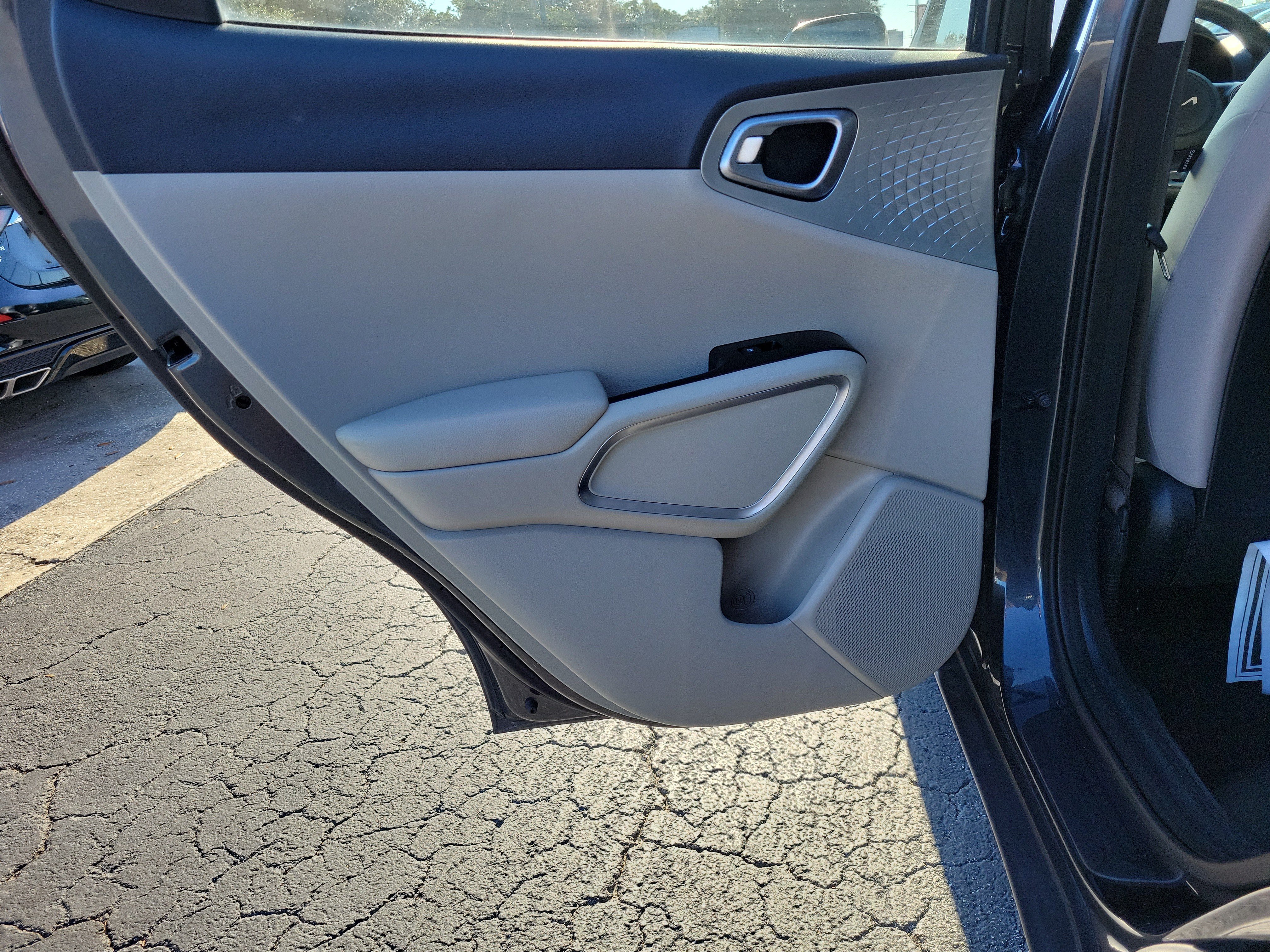 Used 2024 Kia Soul LX FWD image 10