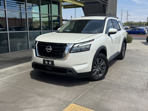 Used 2024 Nissan Pathfinder SV w/ Lighting Package (N92) image 2