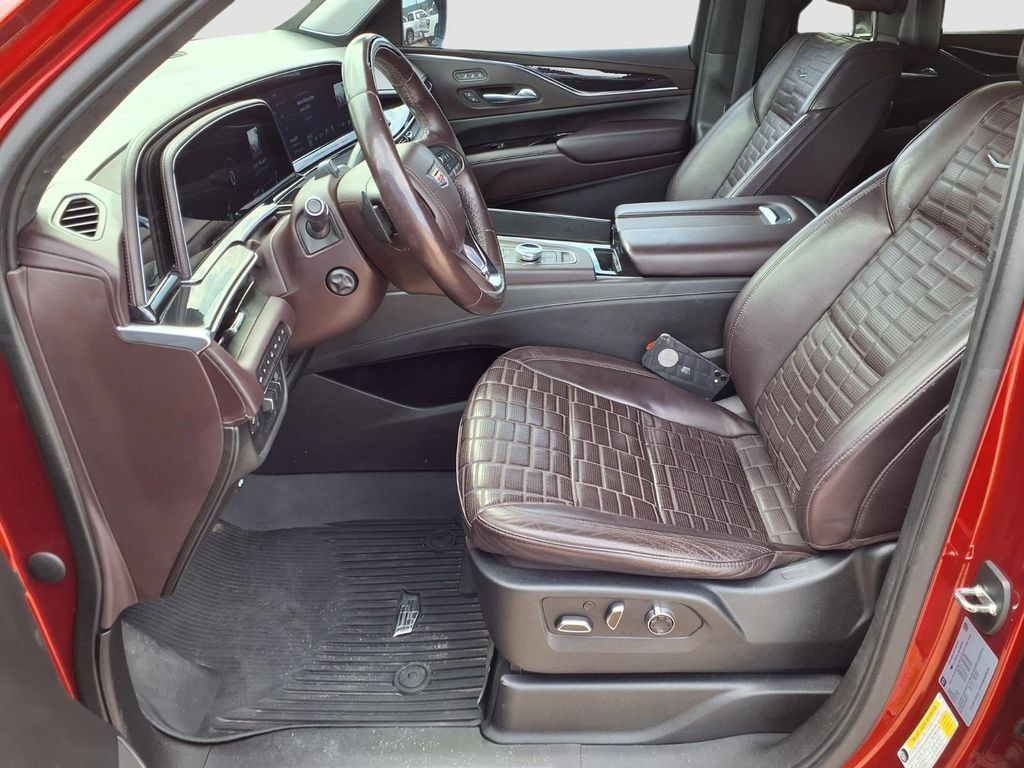 Used 2021 Cadillac Escalade Sport Platinum AWD/4WD image 19
