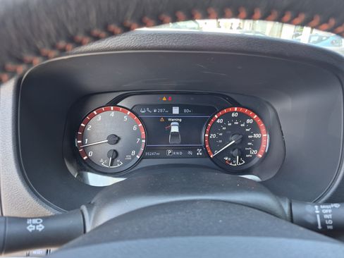 Used 2024 Nissan Frontier PRO-4X w/ Pro Convenience Package AWD/4WD image 10