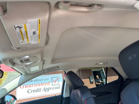 Used 2023 Buick Envision Essence w/ Sport Touring Package FWD image 24