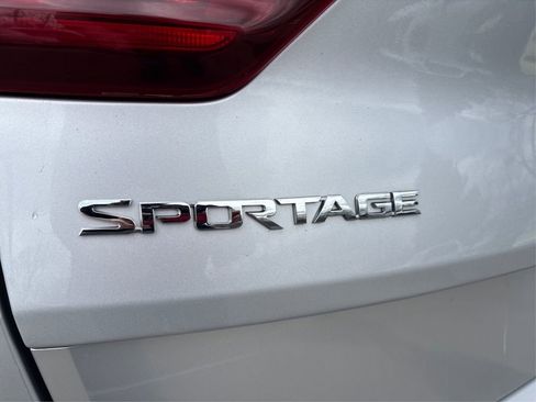 Used 2022 Kia Sportage LX FWD image 14
