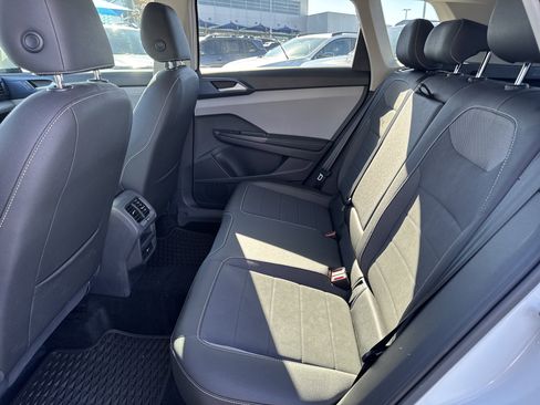 Used 2024 Volkswagen Taos SE image 27
