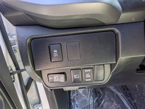 Used 2023 Toyota Tacoma TRD Off-Road image 19