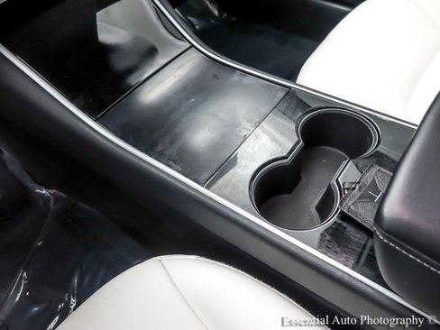 Used 2020 Tesla Model 3 Standard Range Plus image 30