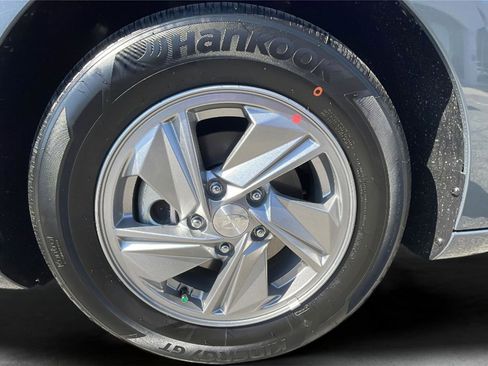 New 2026 Hyundai Elantra SE FWD image 15