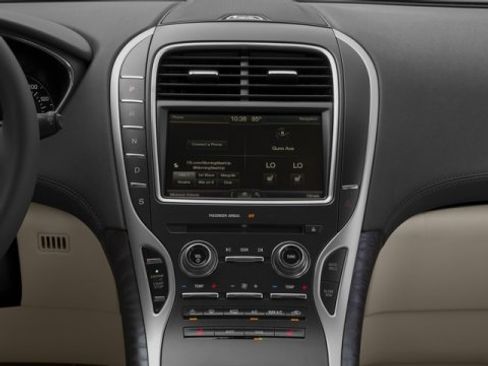 Used 2016 Lincoln MKX Premiere image 9