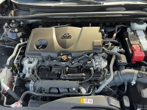 Used 2022 Toyota Camry XSE image 12