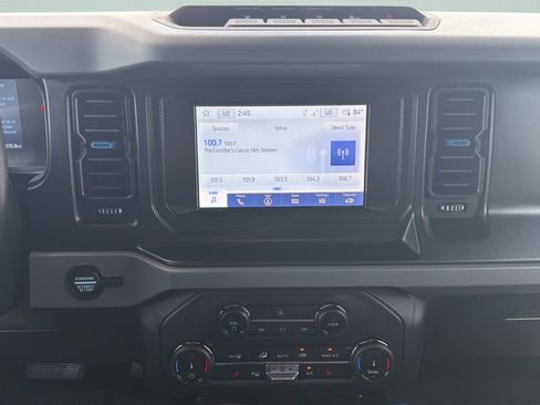 Certified 2022 Ford Bronco Black Diamond w/ Sasquatch Package AWD/4WD image 7