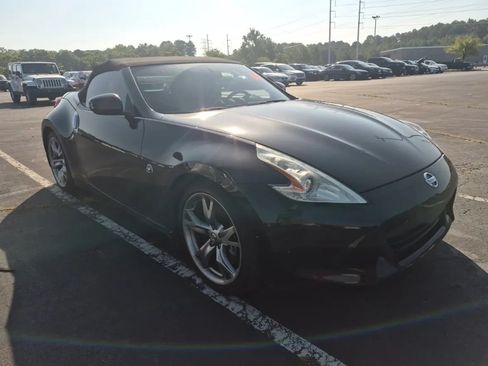 Used 2010 Nissan 370Z Touring w/ Sport Pkg RWD image 4