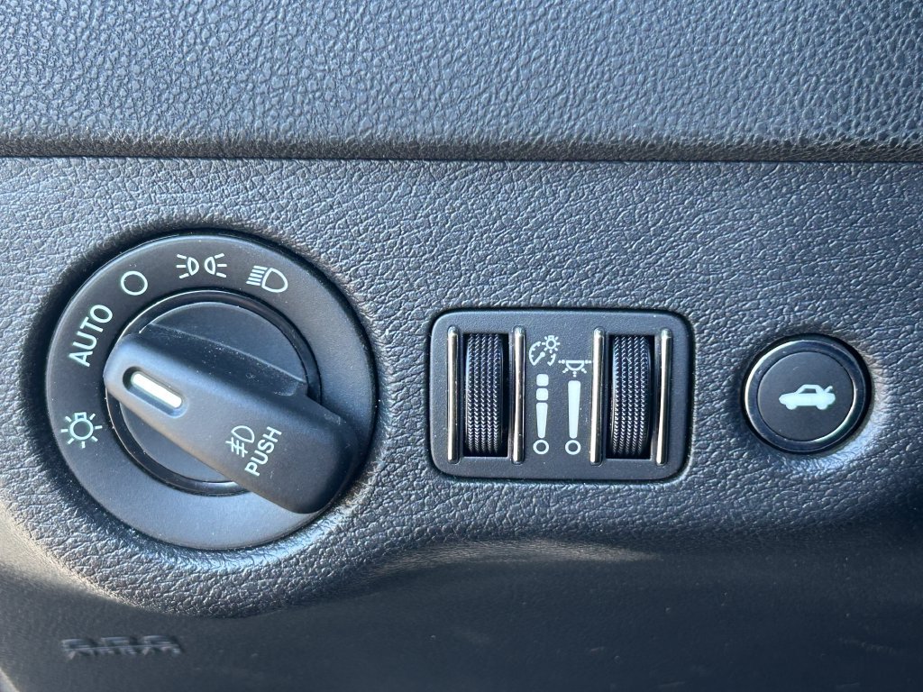 Used 2020 Dodge Charger SXT AWD/4WD image 21