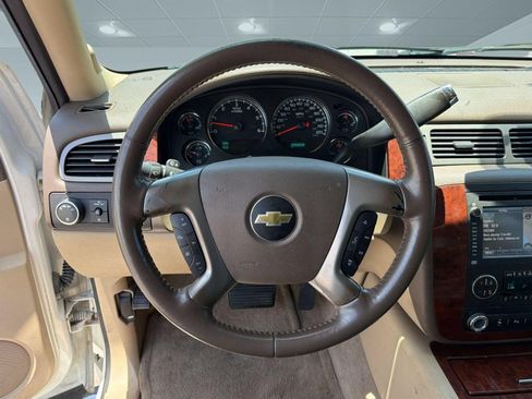 Used 2012 Chevrolet Avalanche LTZ RWD image 24