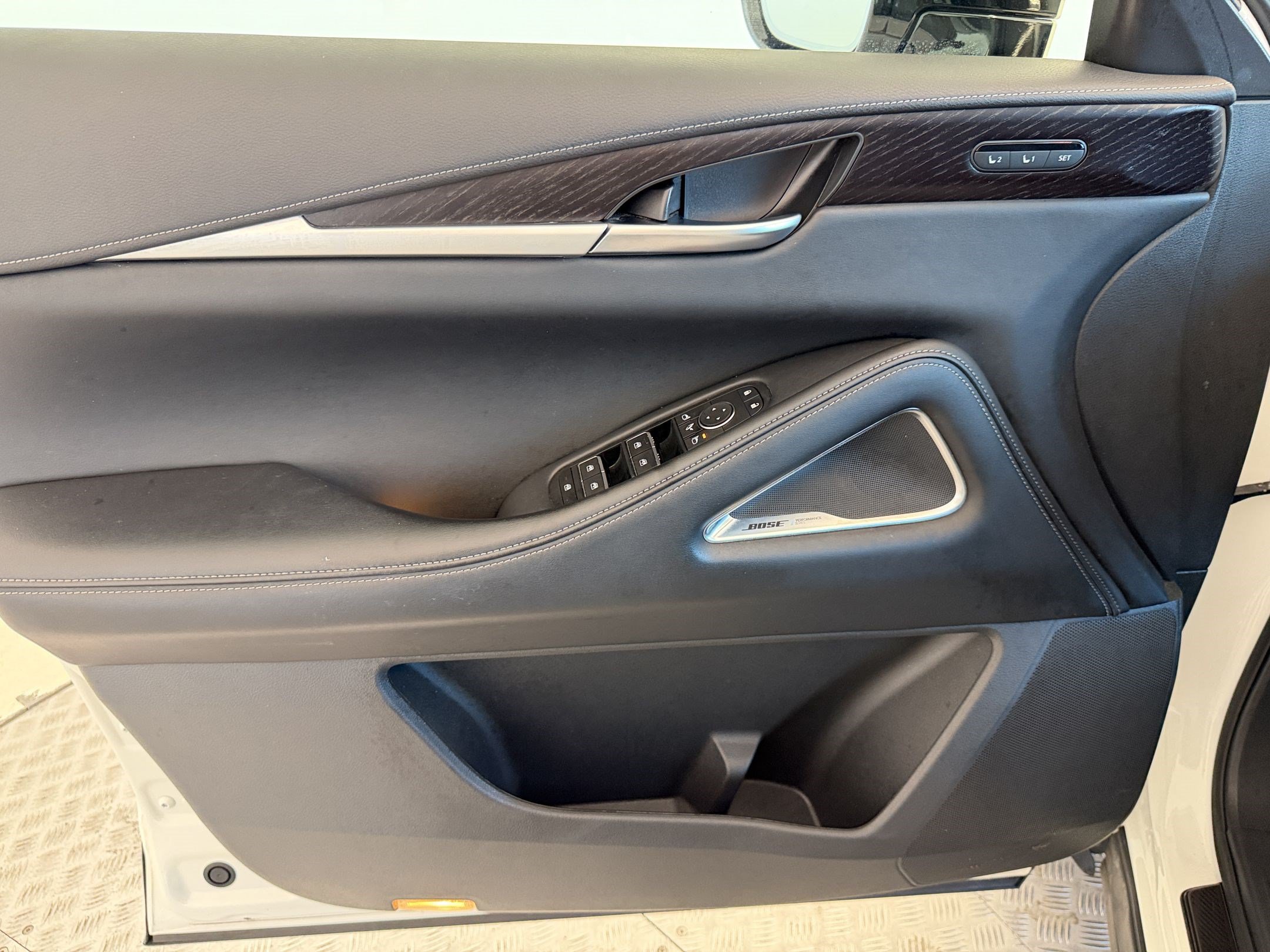 Used 2025 INFINITI QX60 Sensory w/ Vision Package AWD/4WD image 14