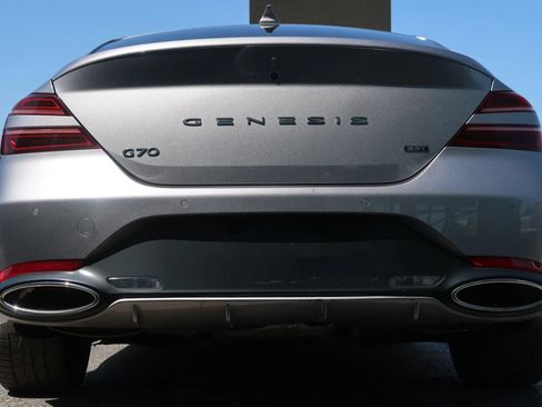Used 2022 Genesis G70 3.3T RWD image 10