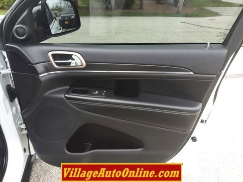 Used 2015 Jeep Grand Cherokee Limited w/ Luxury Group II AWD/4WD image 36