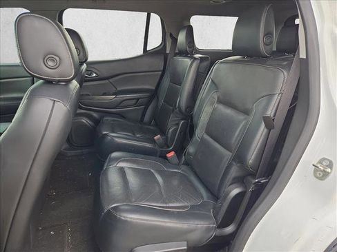 Used 2017 GMC Acadia SLT image 16