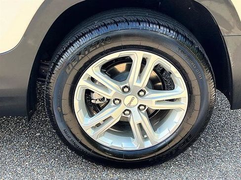 Used 2022 GMC Terrain SLE w/ Driver Convenience Package FWD image 46